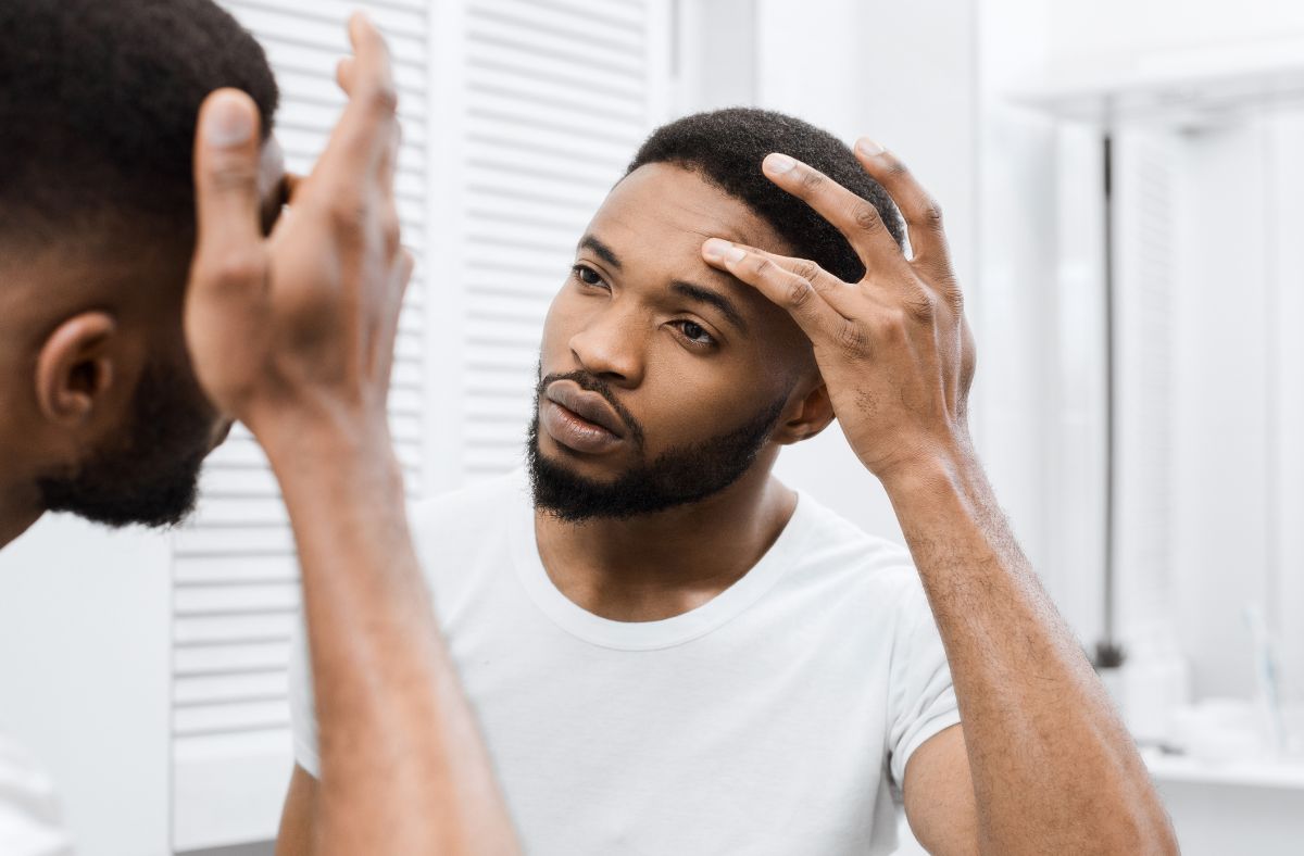 Hydrates & Moisturizes skin